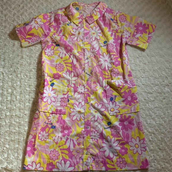 Unknown Dresses & Skirts - Bees Ladies Snap Front House Coat Yellow Pink Flowers Floral Vintage
